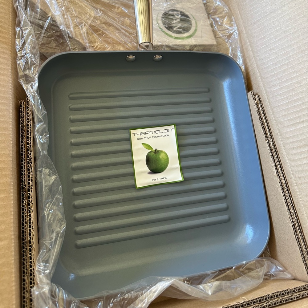 GreenPan Ceramic Square Grill Pan fry pan. Brand new. Still on the box